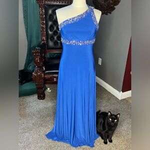 Blue sheath prom gown